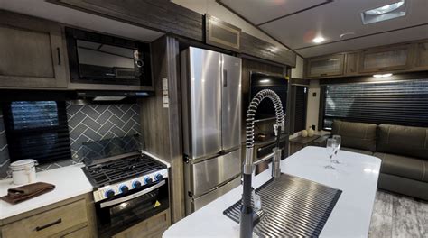 fifth wheel travel trailers with two bathrooms